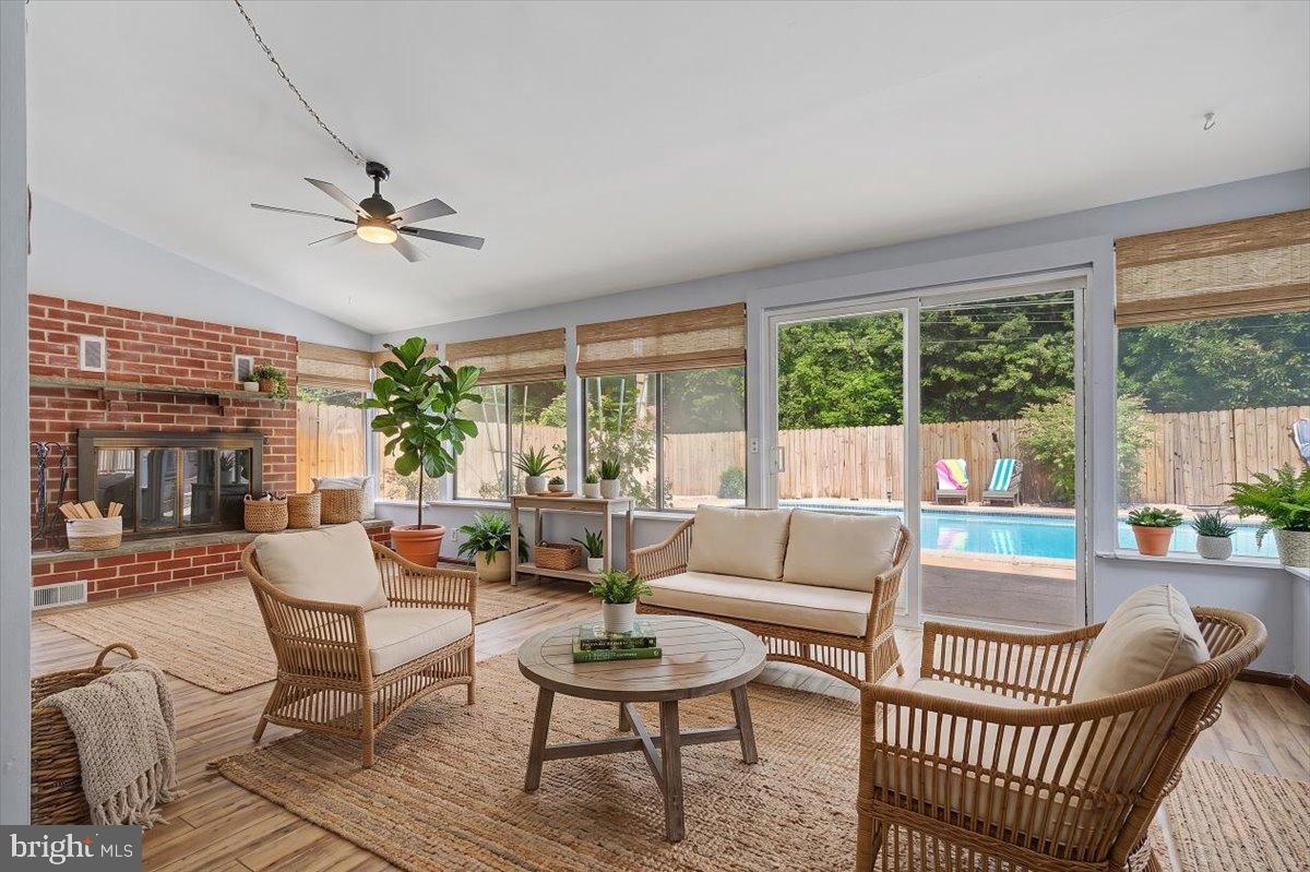 2105 Westminster Dr Property Photo 11