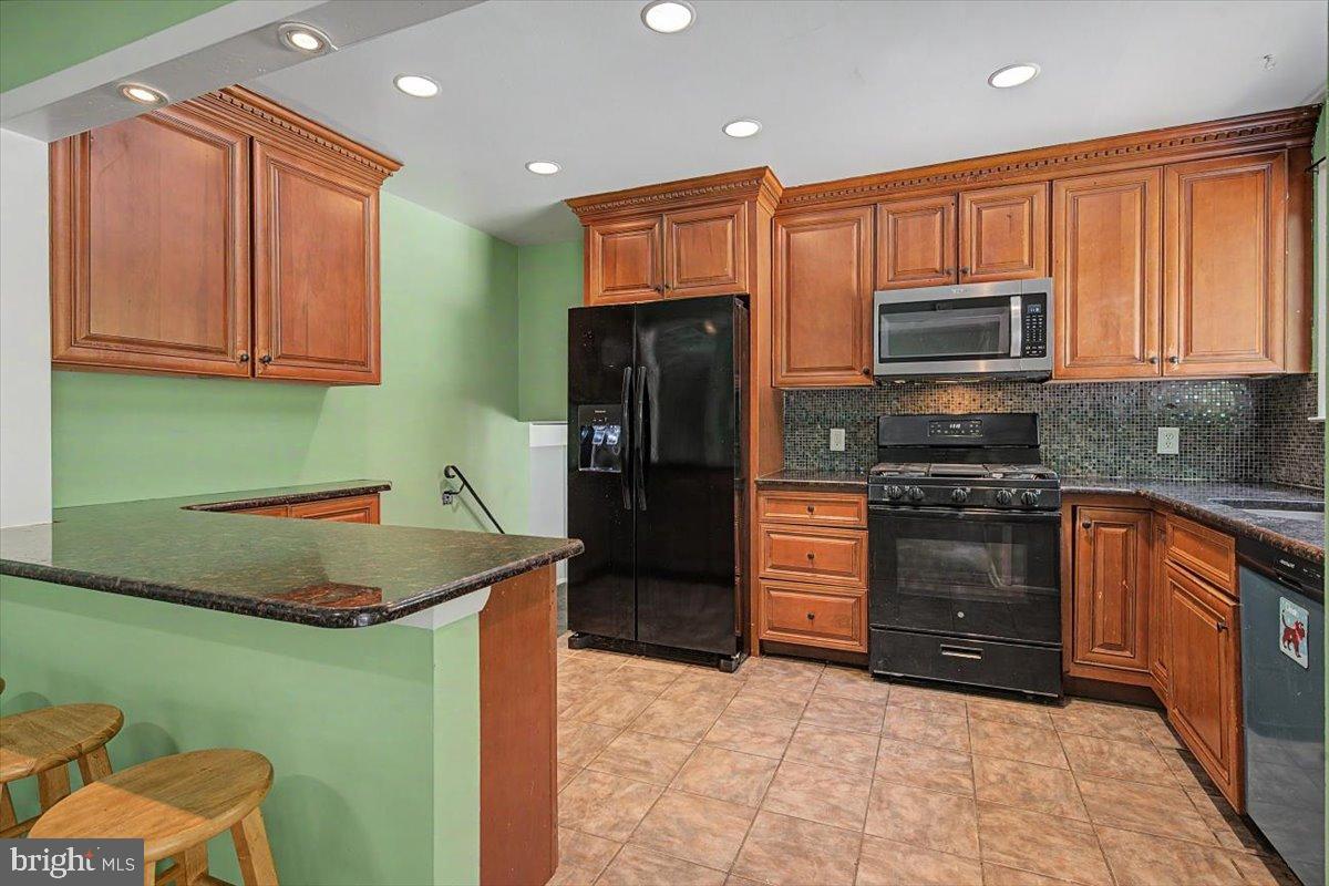 2105 Westminster Dr Property Photo 16
