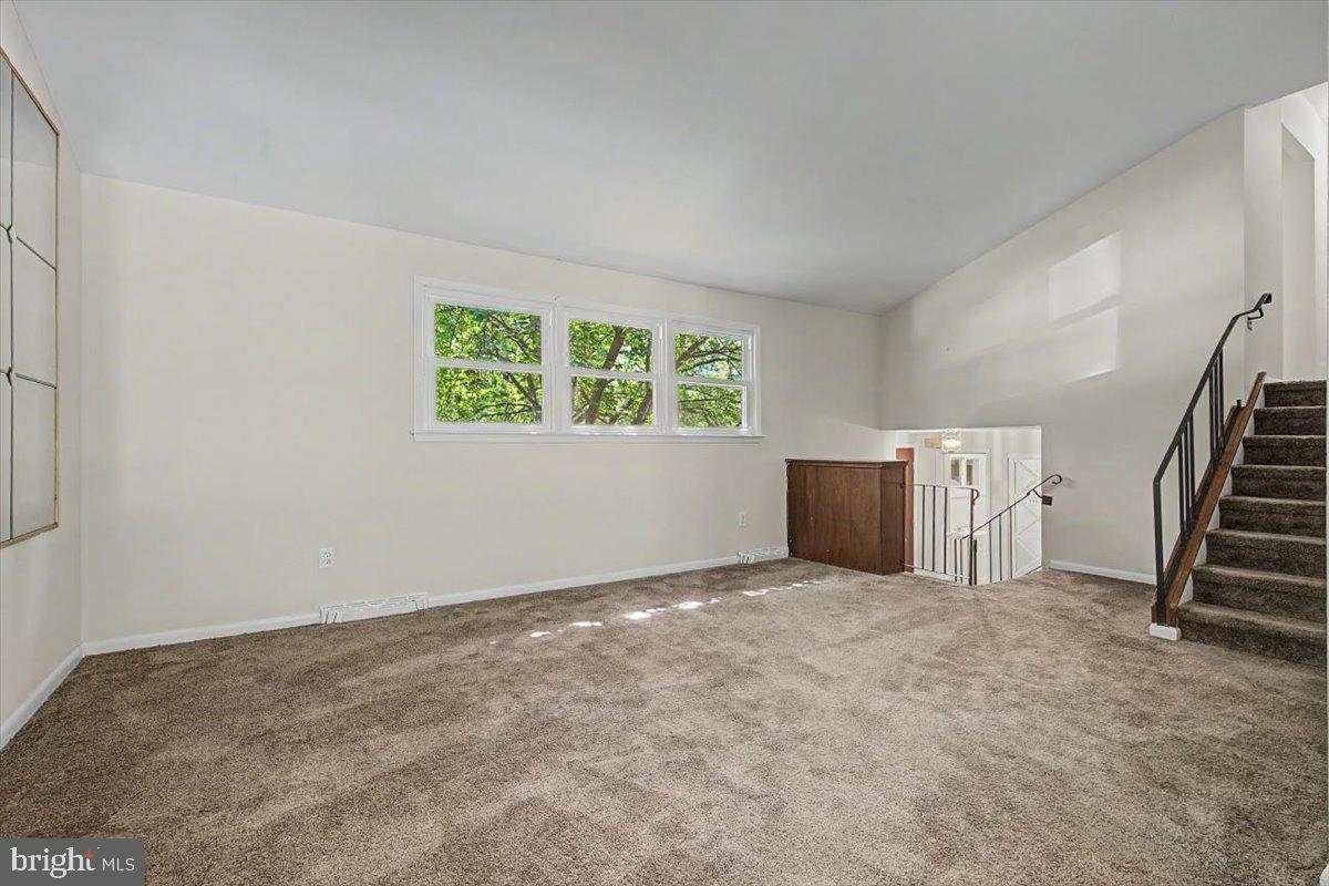 2105 Westminster Dr Property Photo 20