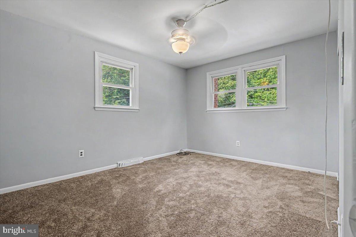2105 Westminster Dr Property Photo 24