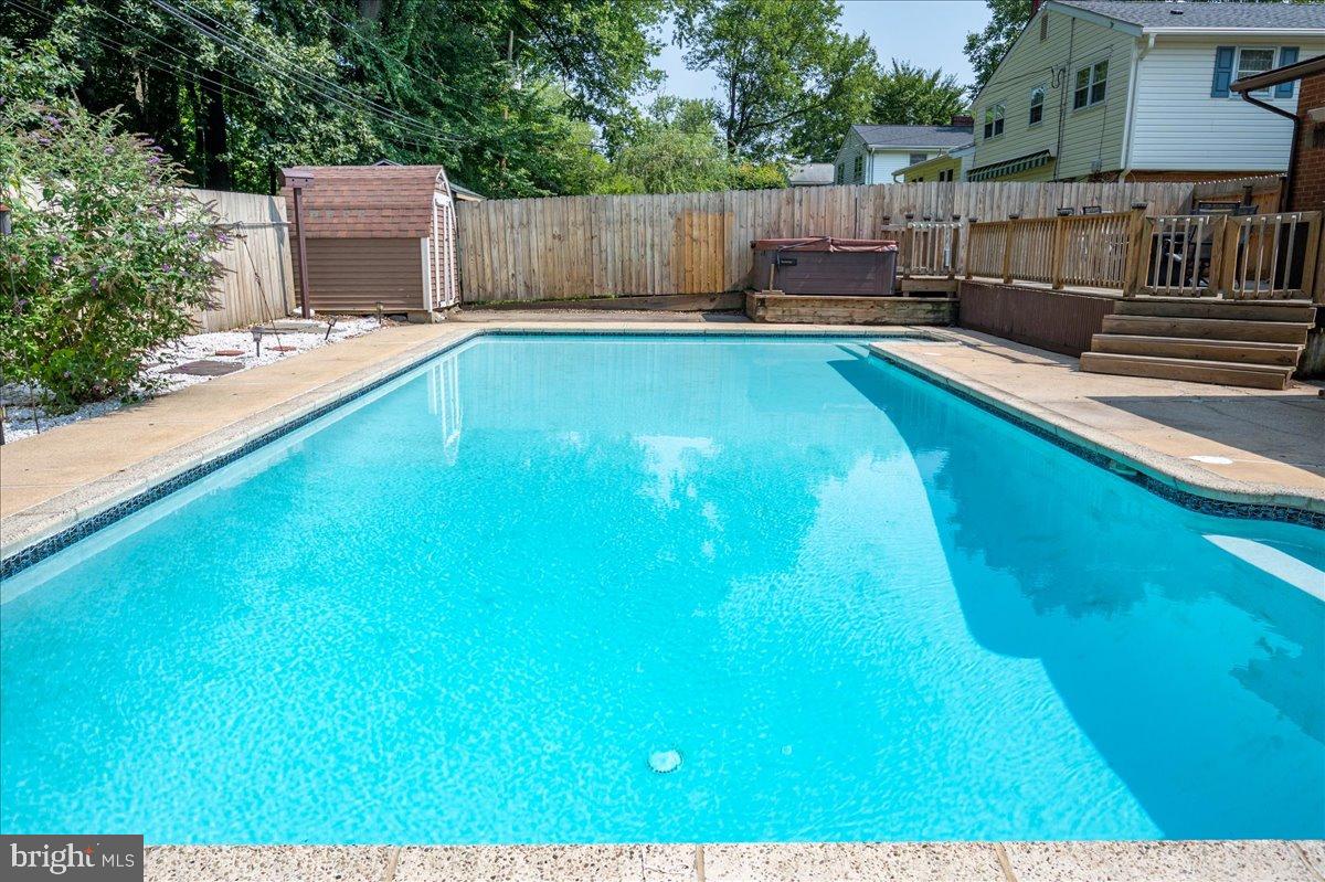 2105 Westminster Dr Property Photo 35