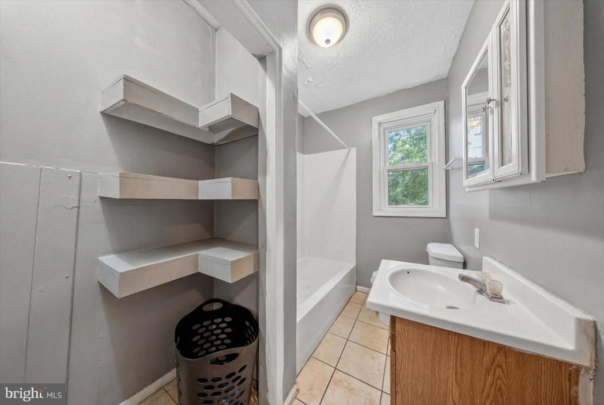 1014 N Adams St Property Photo 23