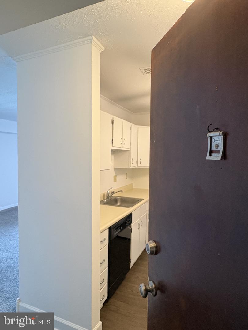 5420 Valley Green Dr #d4 Property Photo 2