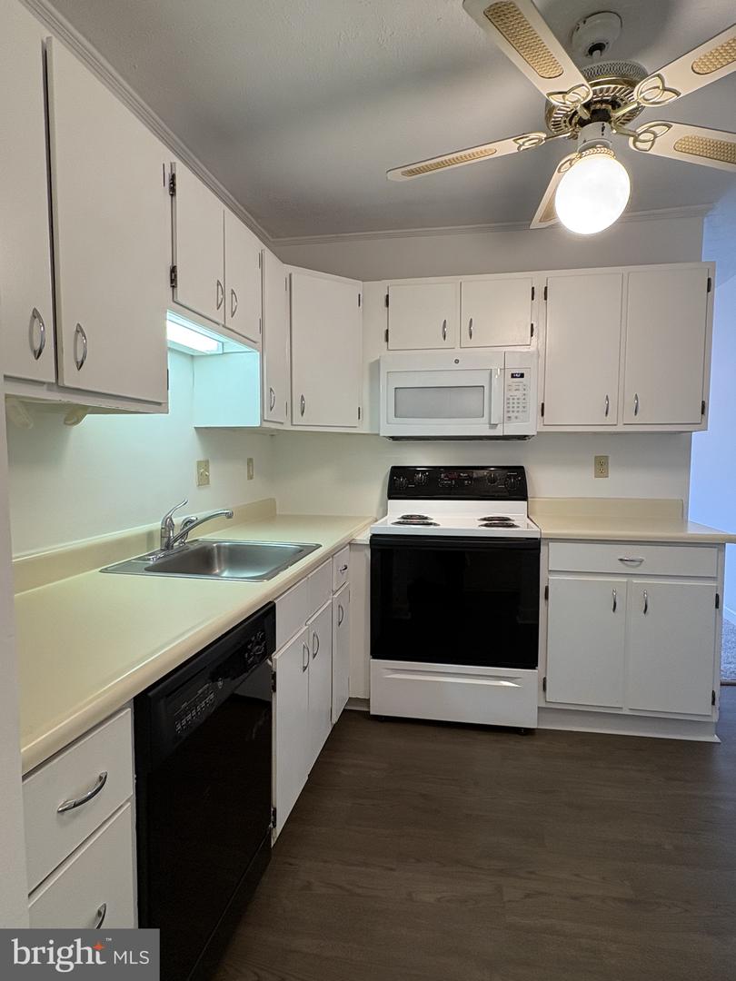 5420 Valley Green Dr #d4 Property Photo 3