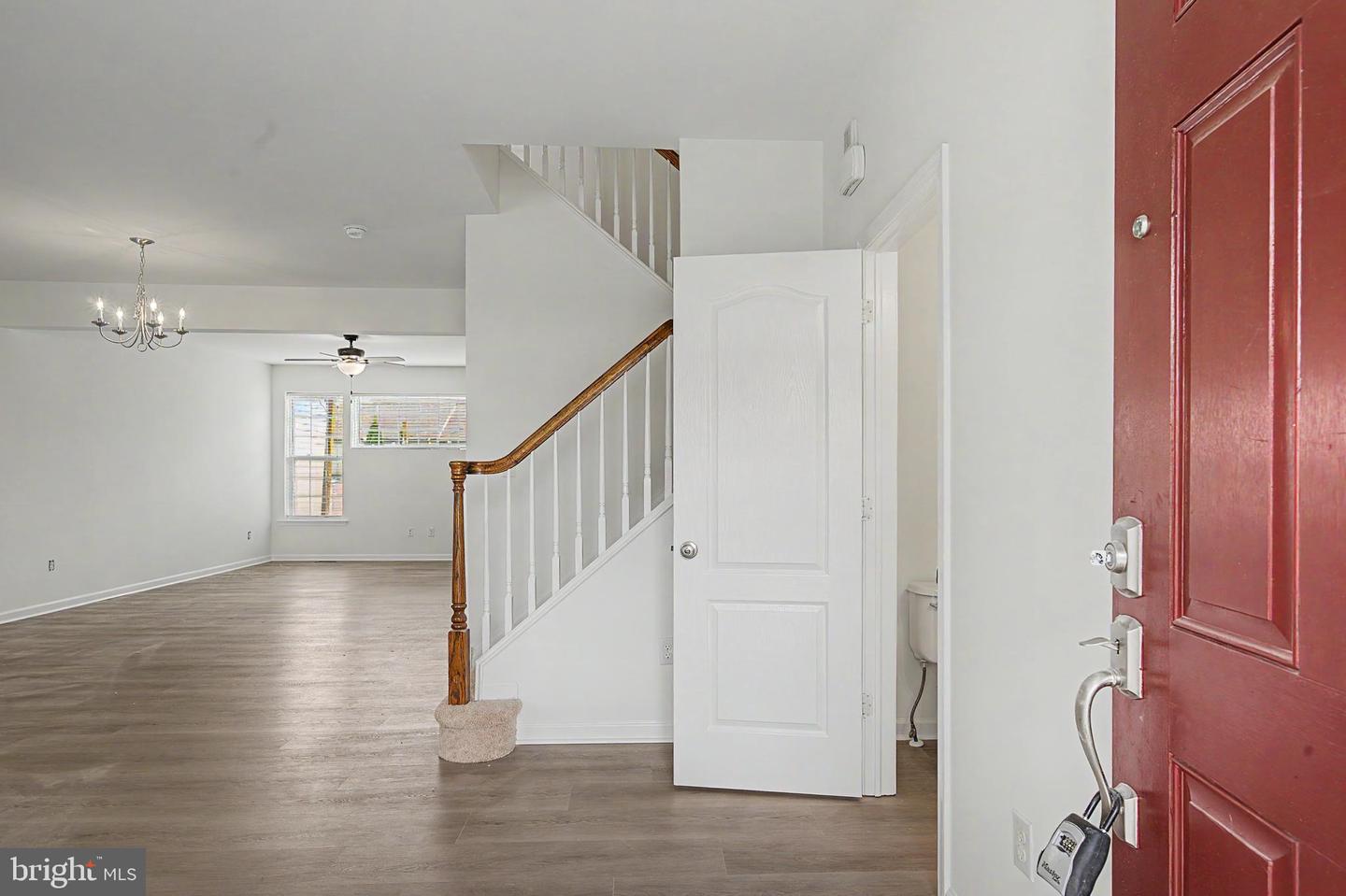 281 N Bayberry Pkwy Property Photo 6