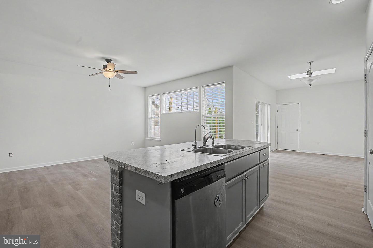 281 N Bayberry Pkwy Property Photo 14