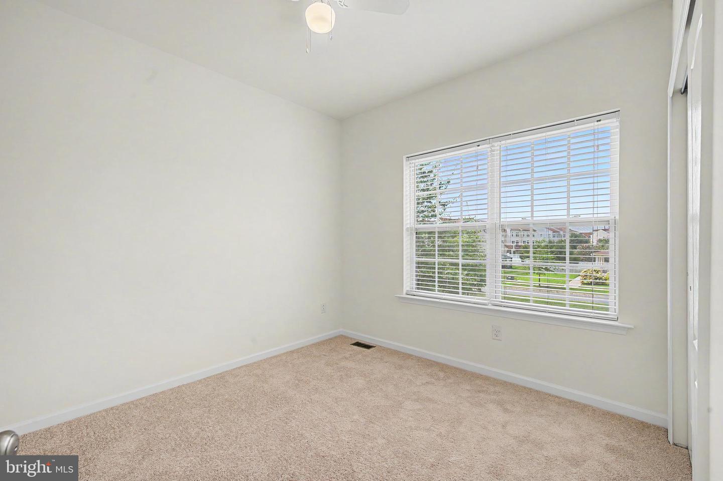 281 N Bayberry Pkwy Property Photo 19