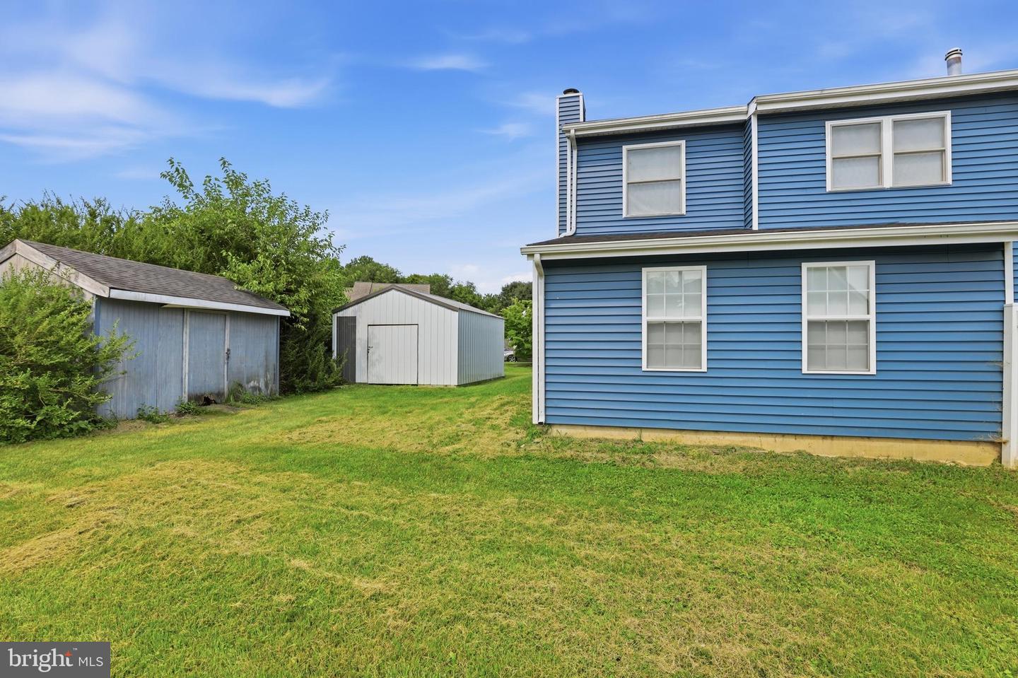 1 Pebble Pl Property Photo 8