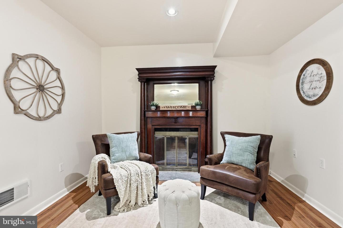 1 Pebble Pl Property Photo 16