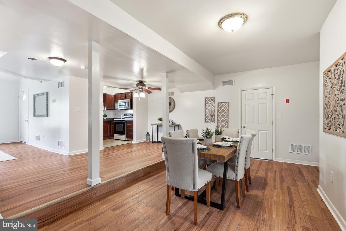 1 Pebble Pl Property Photo 18