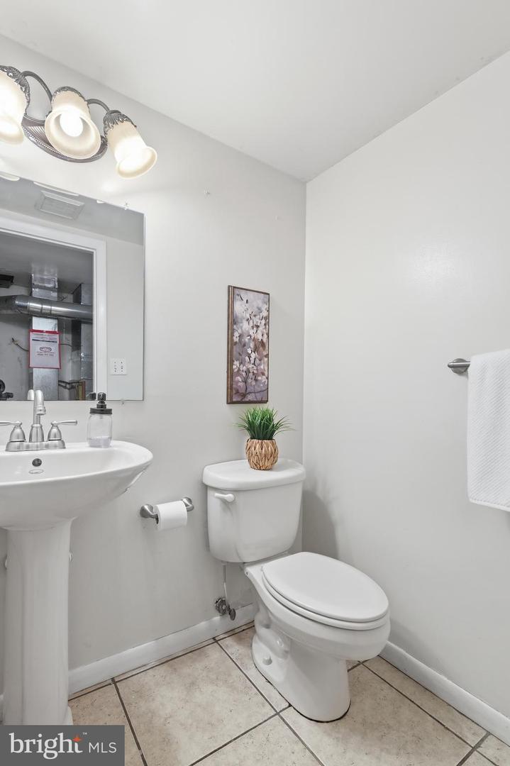 1 Pebble Pl Property Photo 33