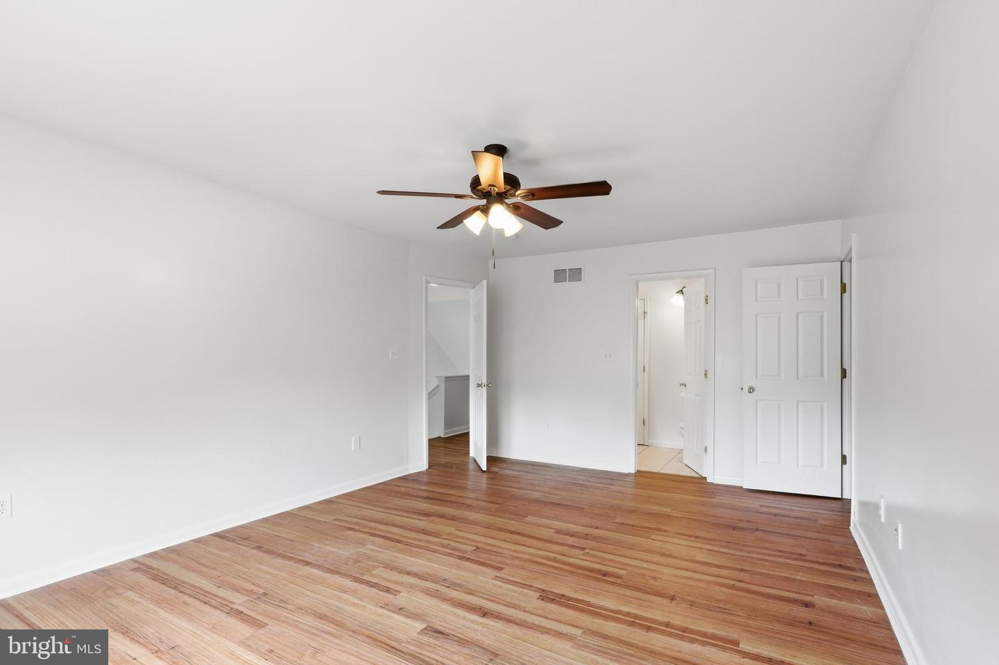 1 Pebble Pl Property Photo 45