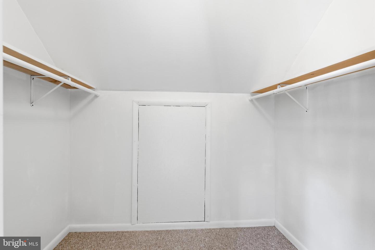 1 Pebble Pl Property Photo 50