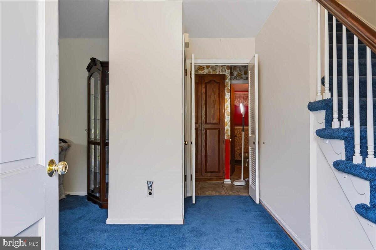 317 Arbour Dr Property Photo 3