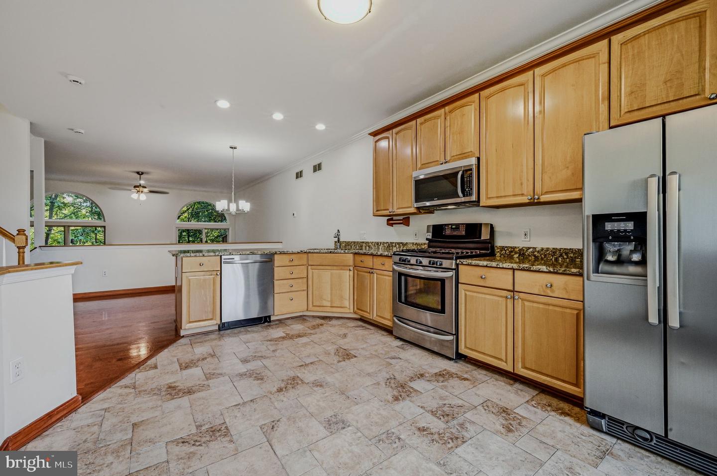 1 N Thomas Ln Property Photo 9