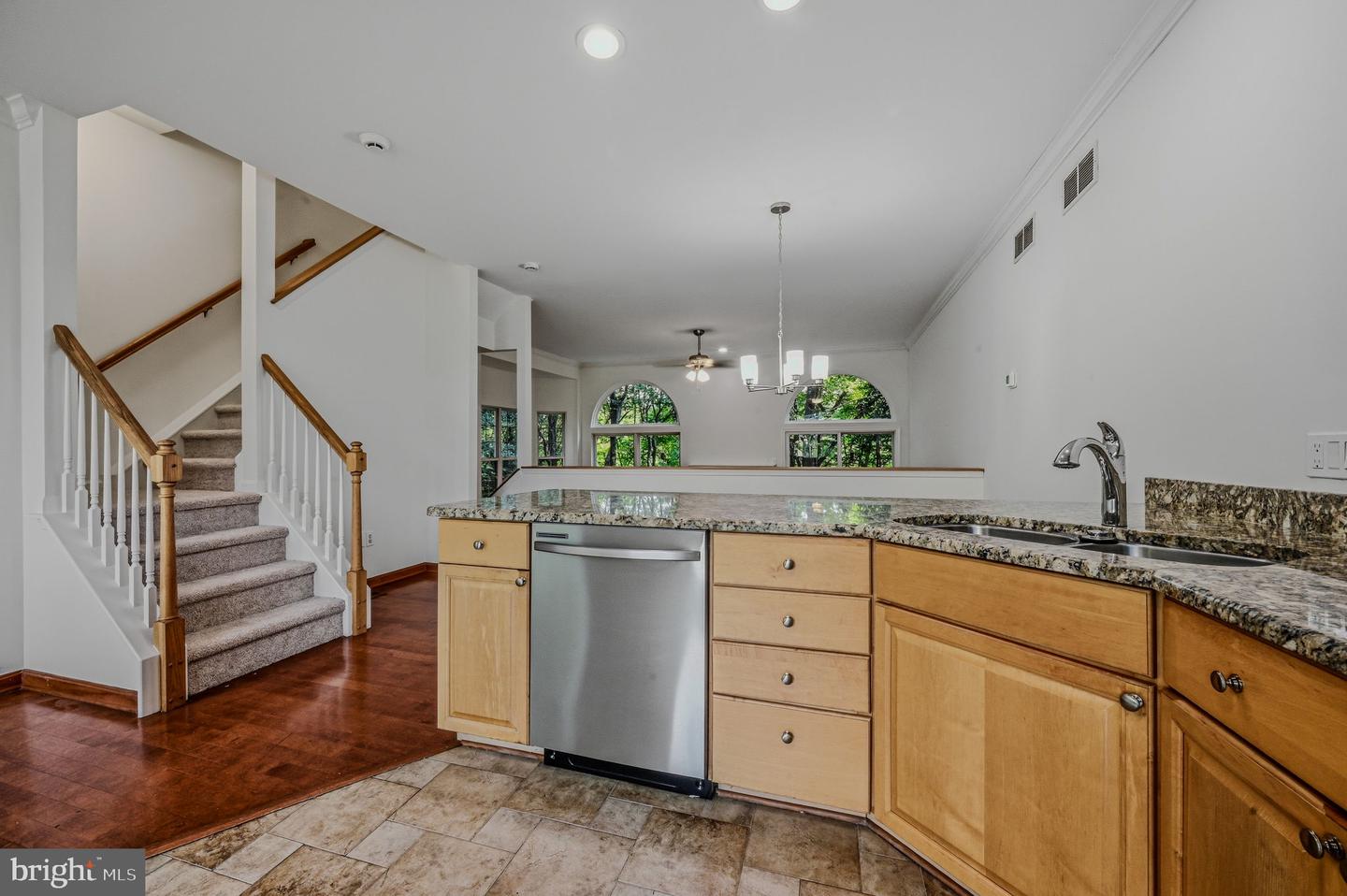 1 N Thomas Ln Property Photo 11