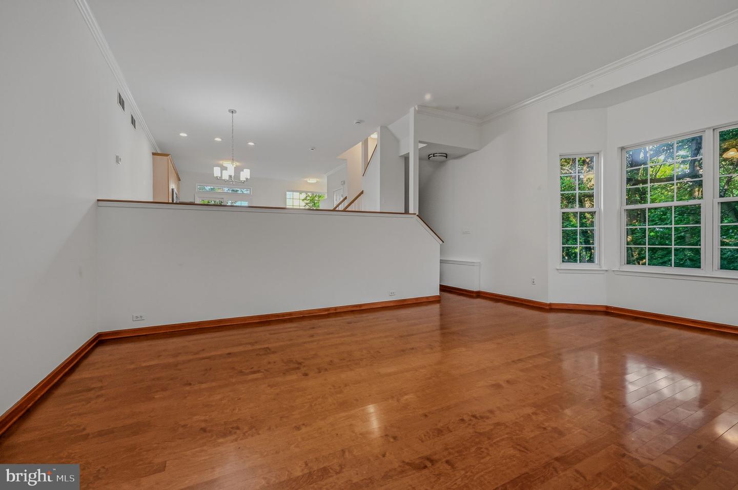 1 N Thomas Ln Property Photo 16