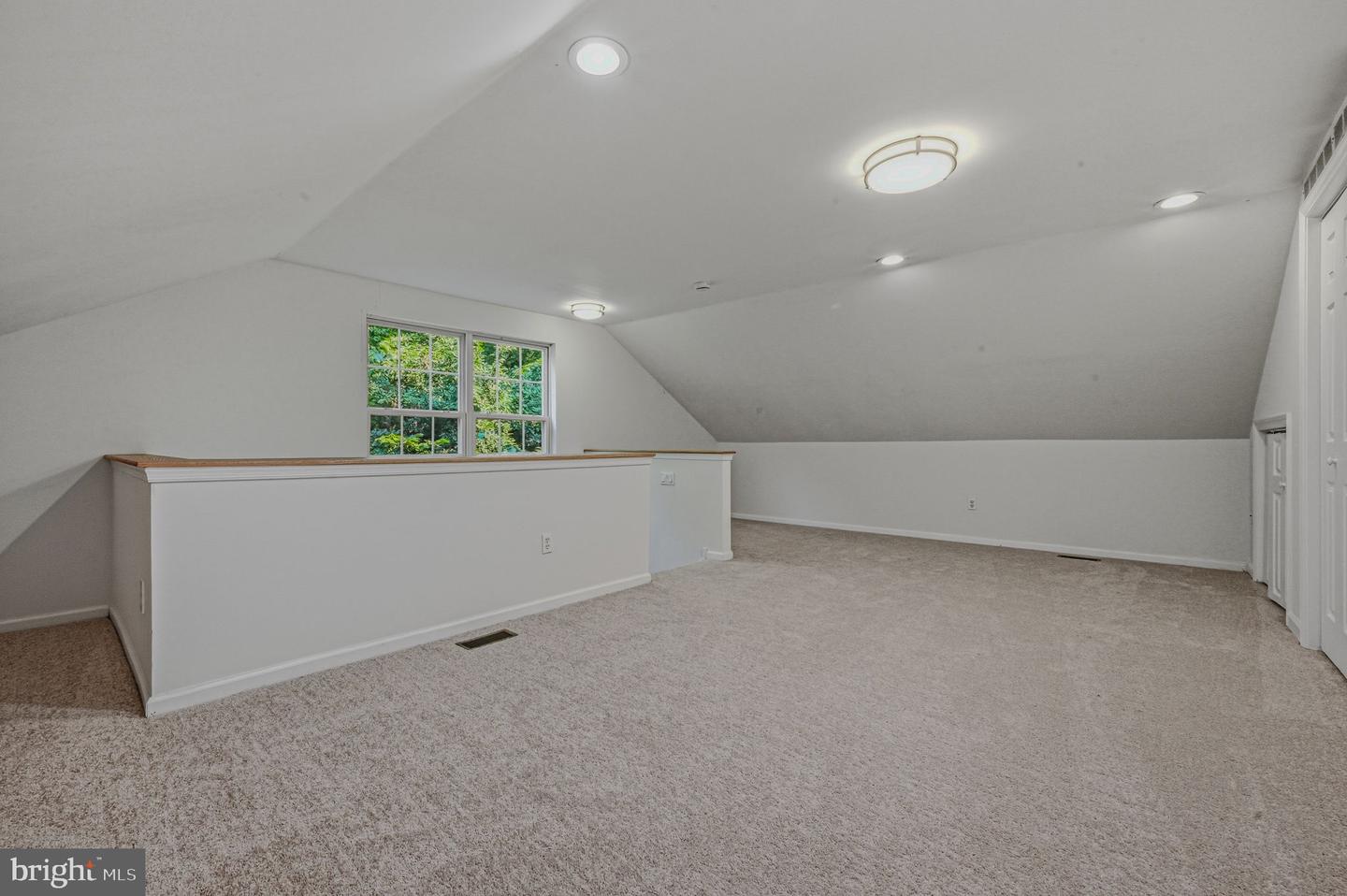 1 N Thomas Ln Property Photo 28