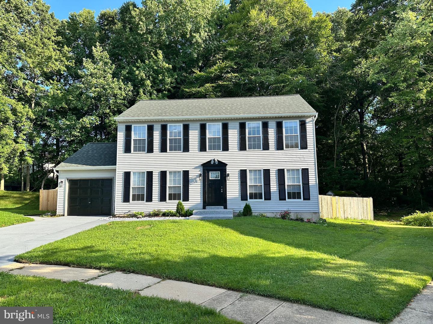 7 Greenwich Ct Property Photo 1