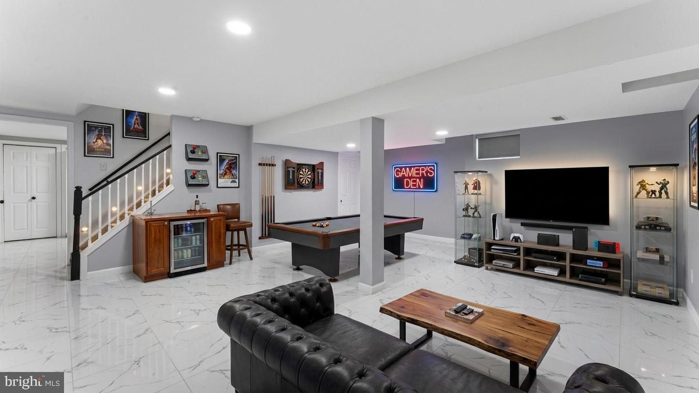 7 Greenwich Ct Property Photo 10