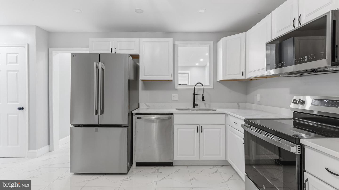 7 Greenwich Ct Property Photo 13