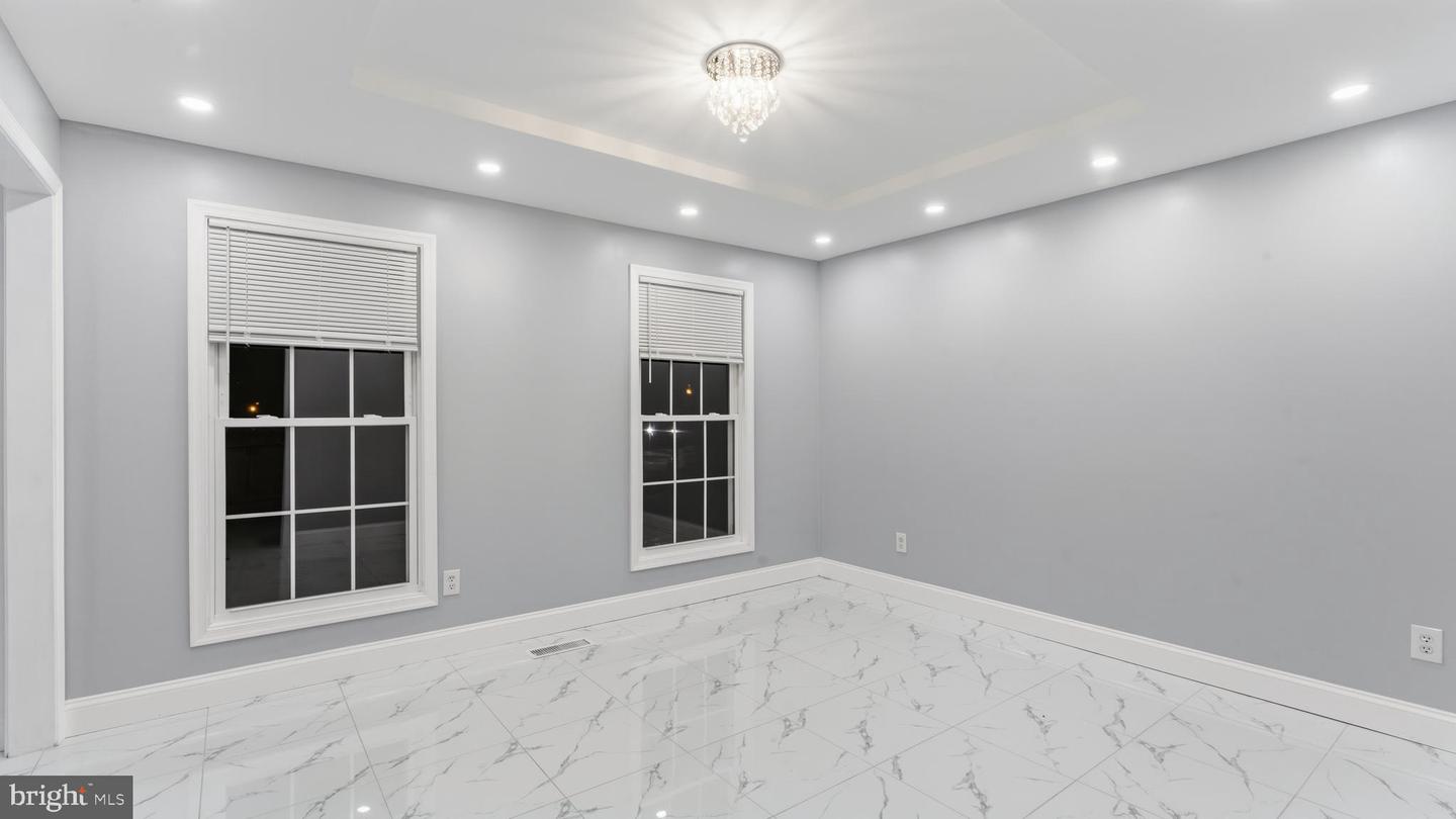 7 Greenwich Ct Property Photo 14
