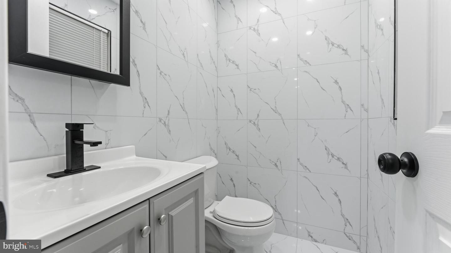 7 Greenwich Ct Property Photo 15
