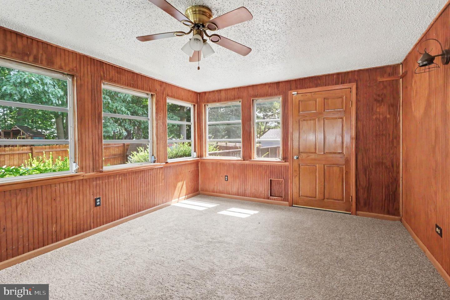 737 Fox Chase Cir Property Photo 12