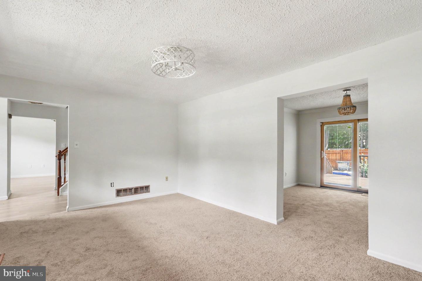737 Fox Chase Cir Property Photo 15