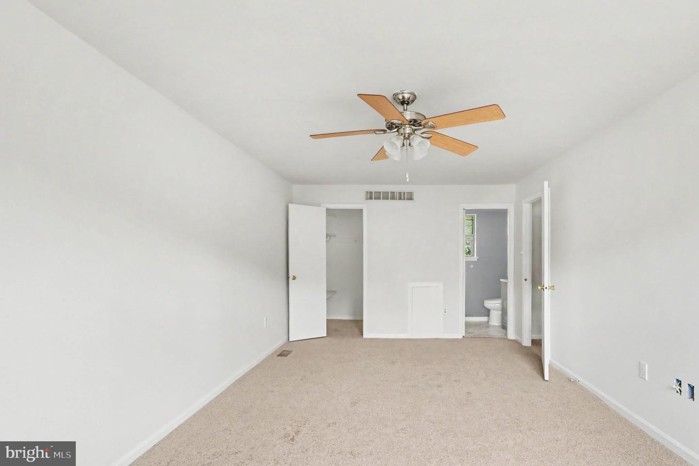 737 Fox Chase Cir Property Photo 22