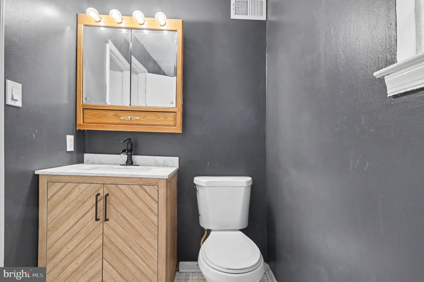 737 Fox Chase Cir Property Photo 24