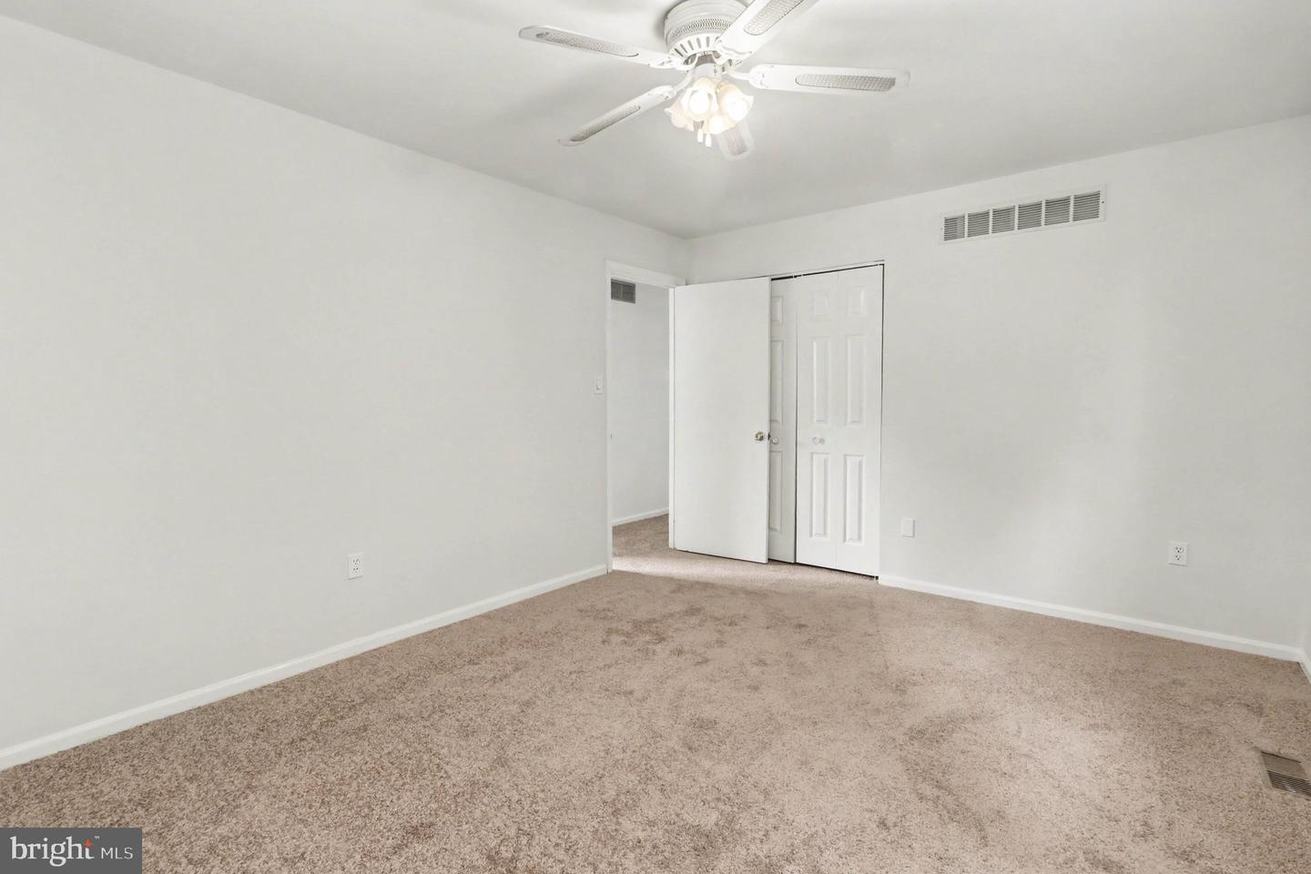 737 Fox Chase Cir Property Photo 33