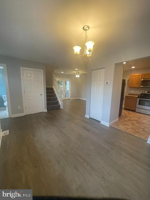 2221 Dickens Ter Property Photo 2