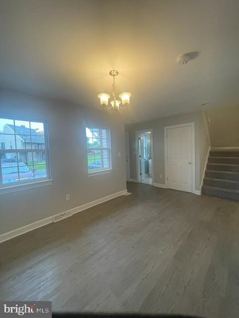 2221 Dickens Ter Property Photo 3