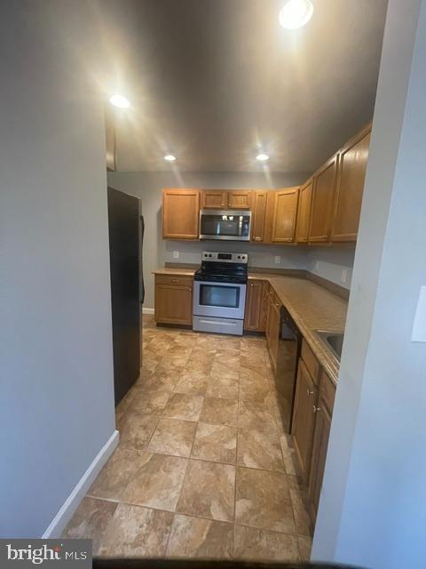 2221 Dickens Ter Property Photo 5