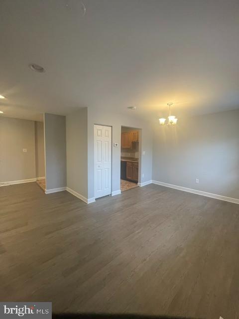 2221 Dickens Ter Property Photo 17