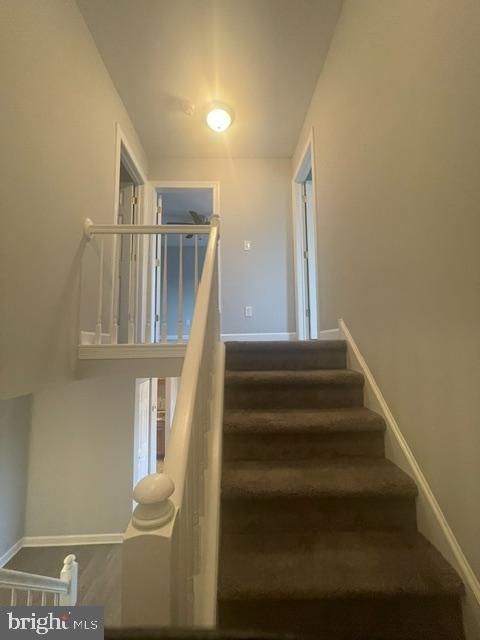 2221 Dickens Ter Property Photo 18