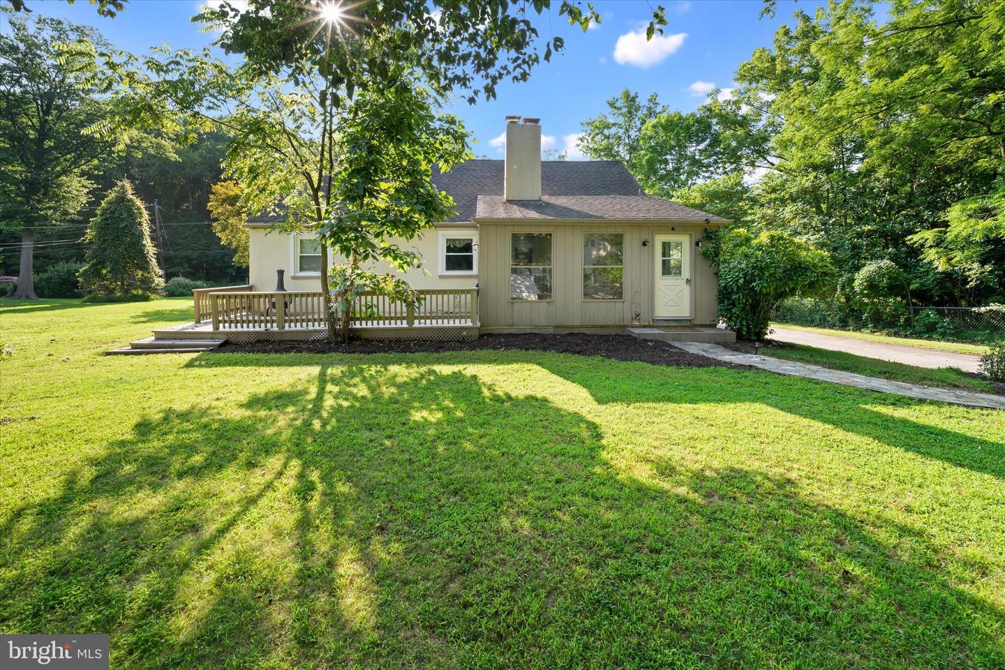 2302 Marsh Rd Property Photo 6