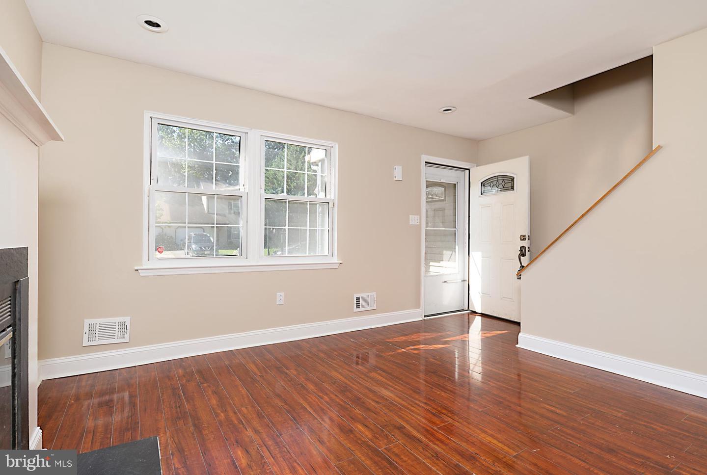 30 Lanford Rd Property Photo 4