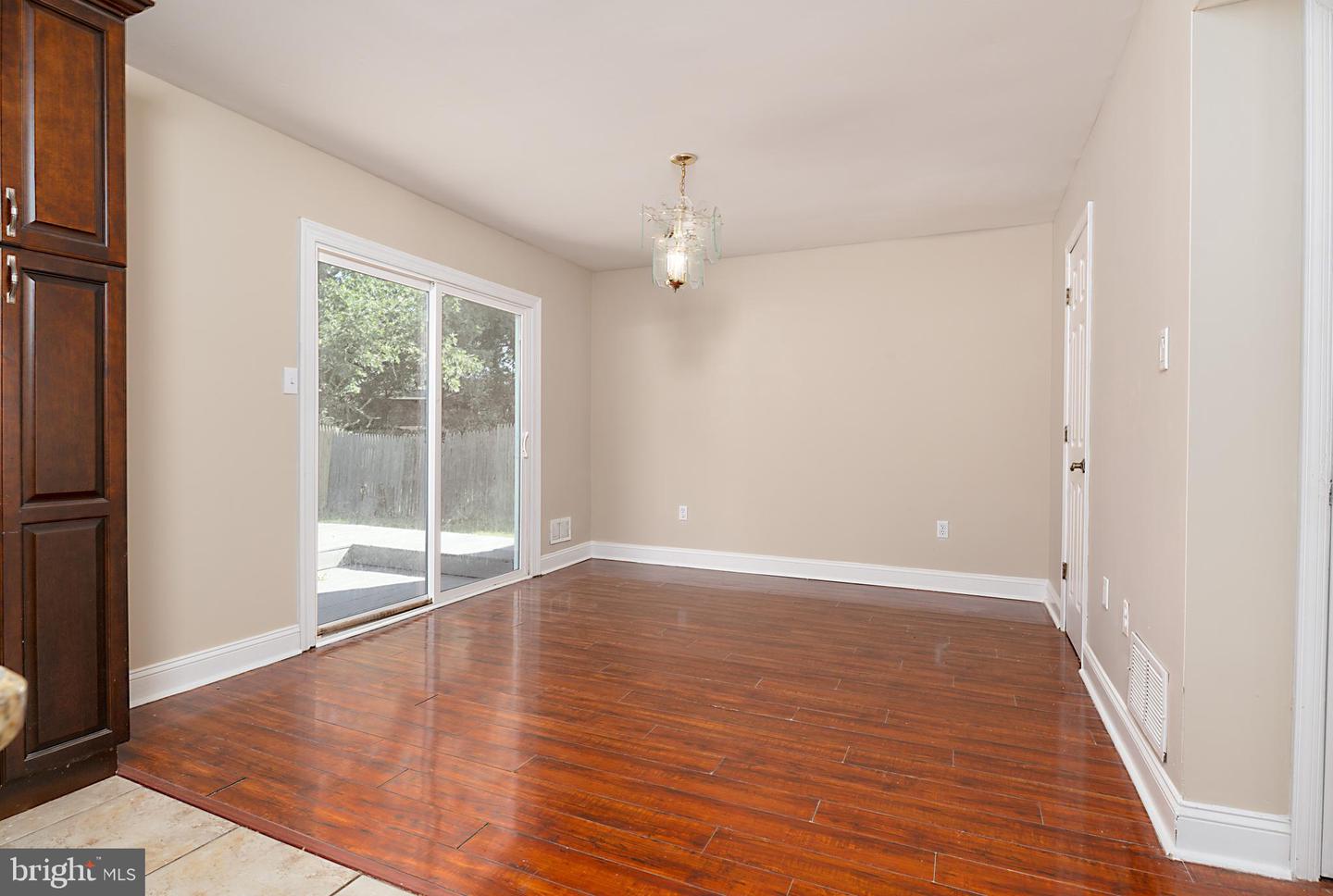 30 Lanford Rd Property Photo 6