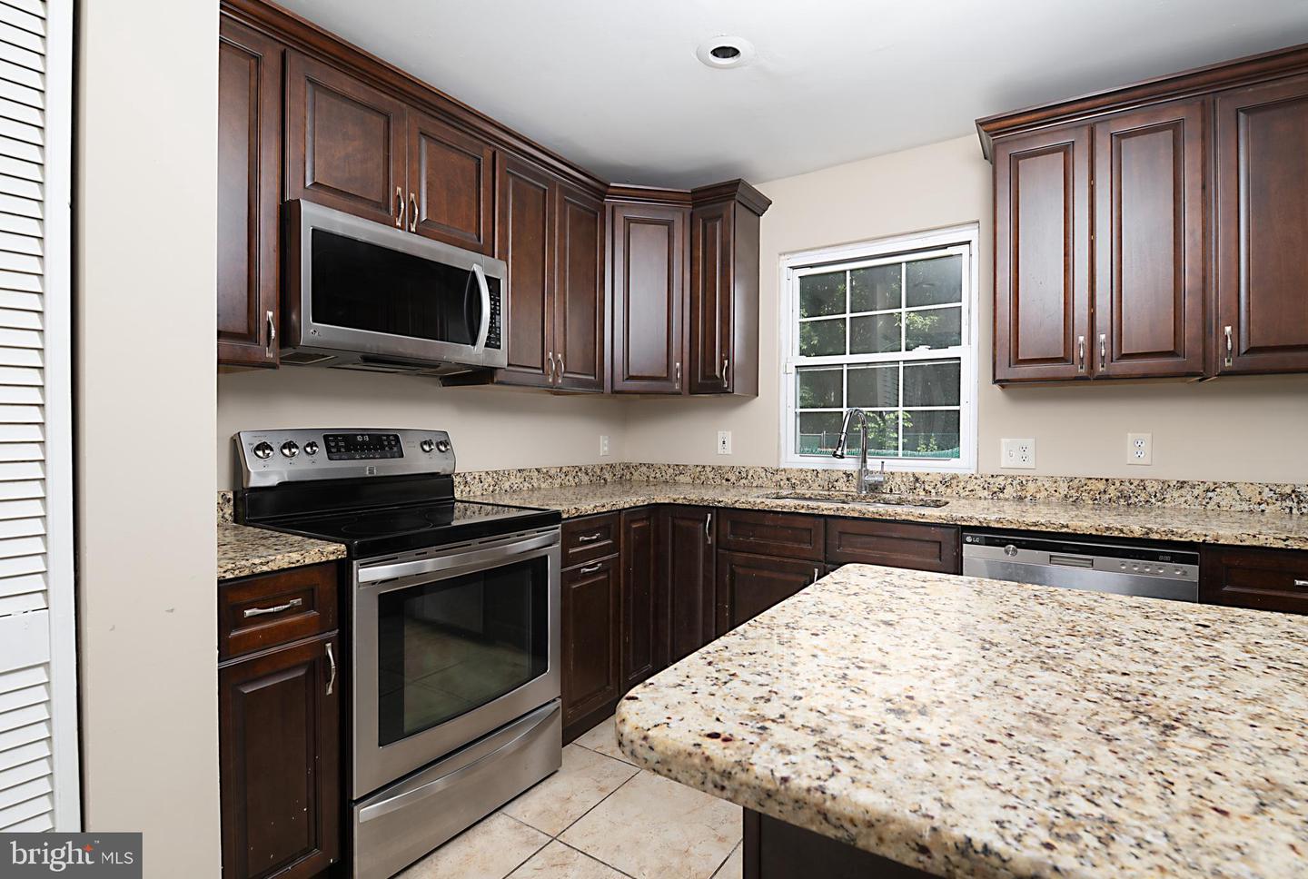 30 Lanford Rd Property Photo 9