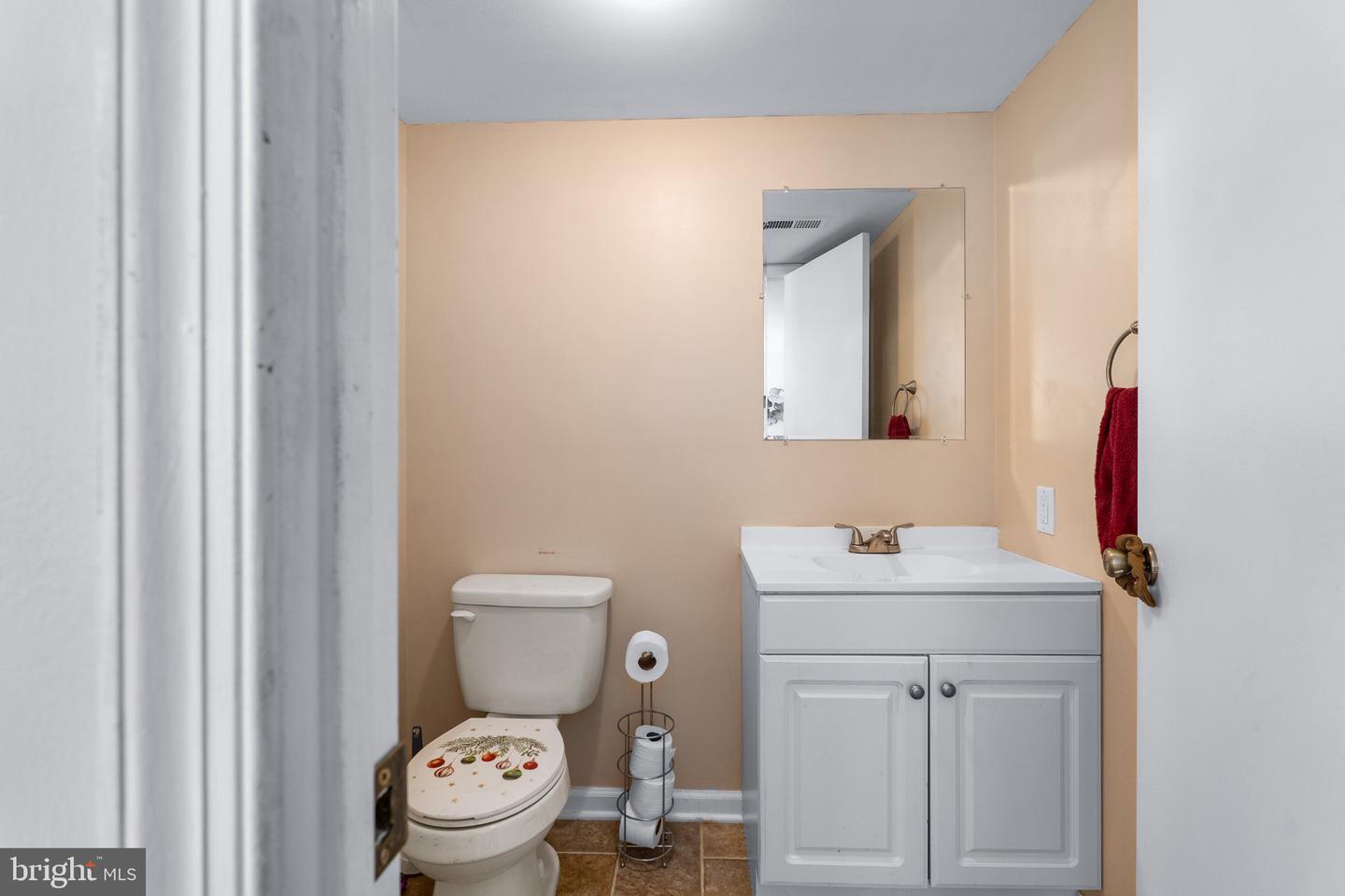 13 E Weald Ave E Property Photo 7