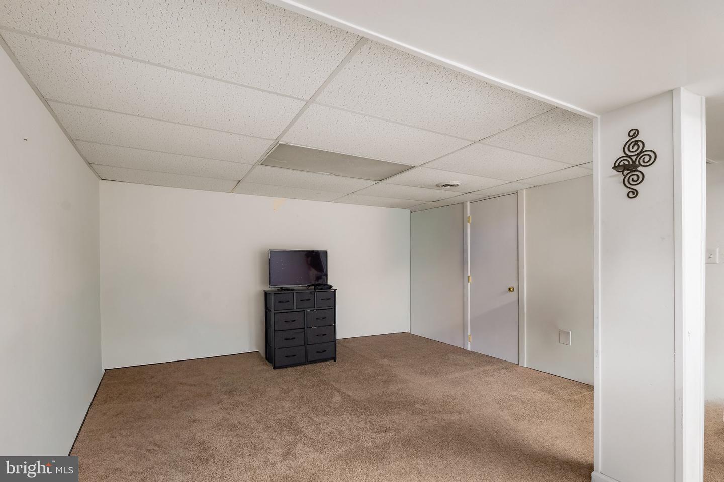 13 E Weald Ave E Property Photo 9