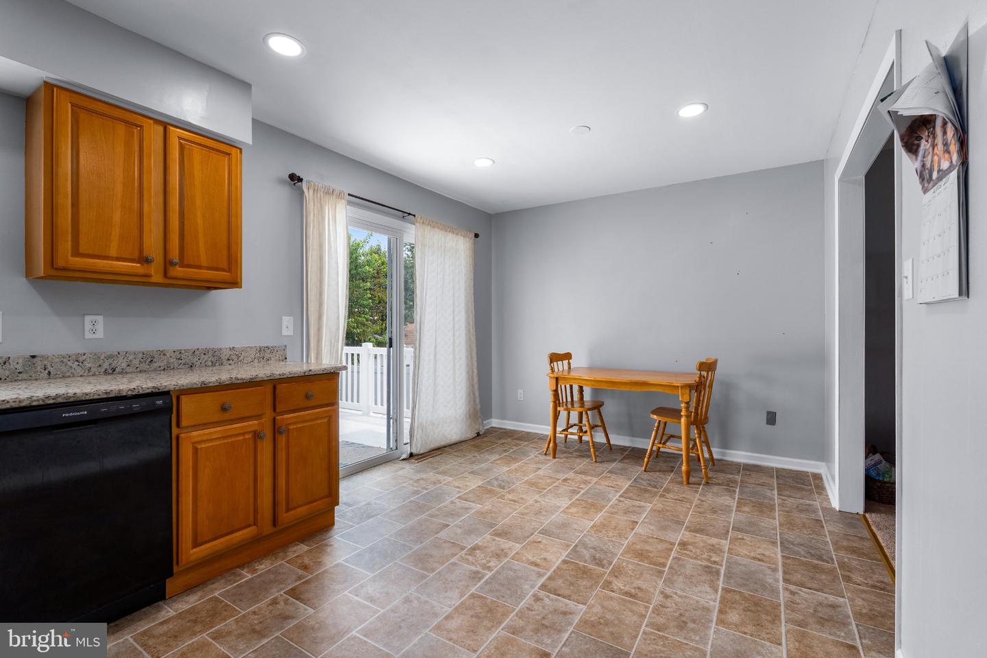 13 E Weald Ave E Property Photo 22