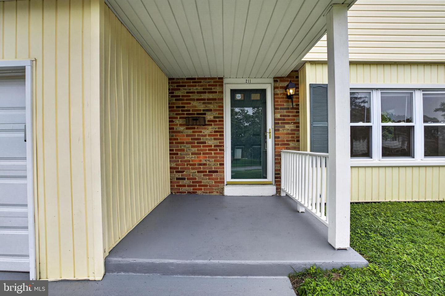 211 S Dillwyn Rd Property Photo 6