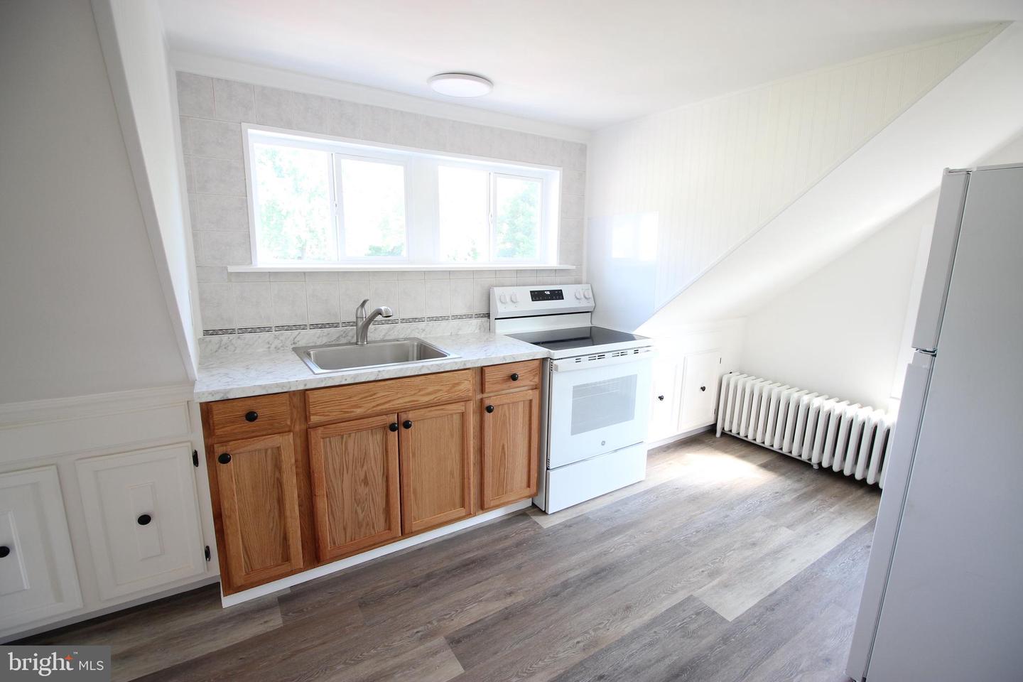 201 E Delaware Ave Property Photo 2