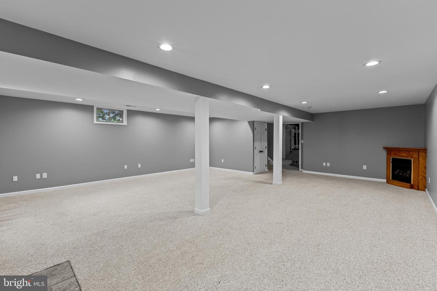 28 Eynon Ct Property Photo 13