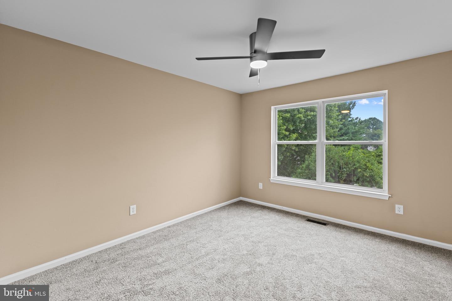 28 Eynon Ct Property Photo 14