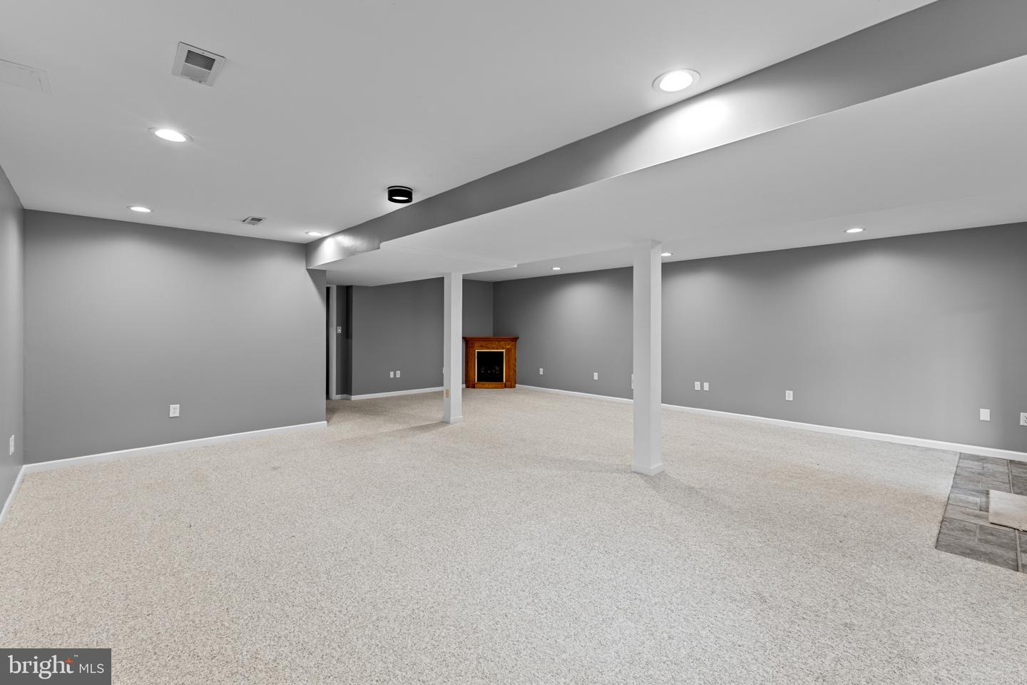 28 Eynon Ct Property Photo 15
