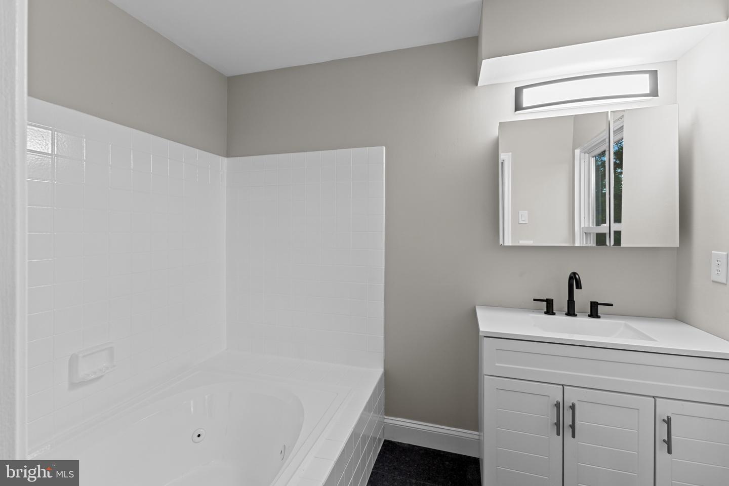28 Eynon Ct Property Photo 19